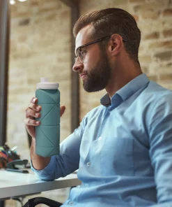 Foldable silicone sports bottle