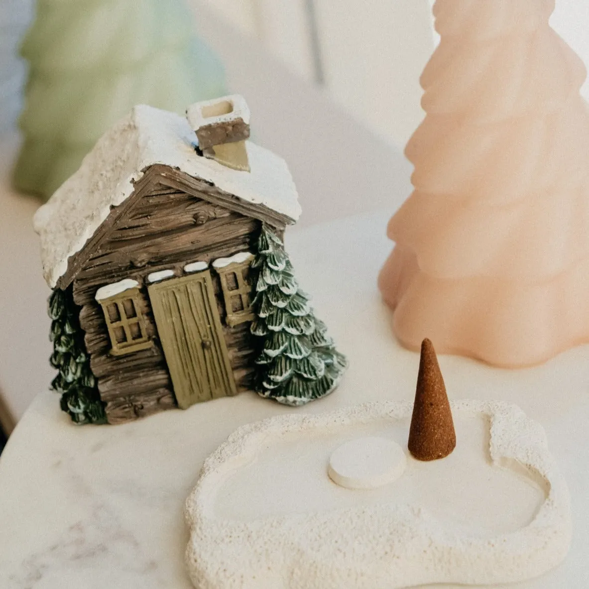 Log Cabin Snowy Winter Incense Cone Burner - Image 6
