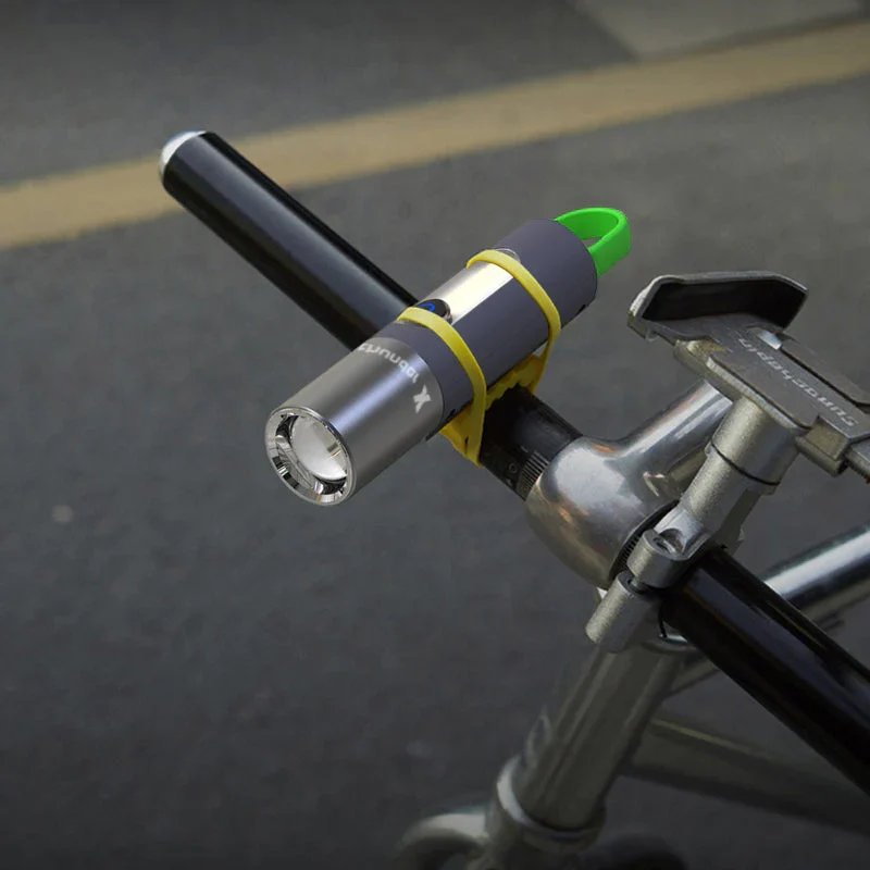 Zoomable LED Flashlight - Image 4