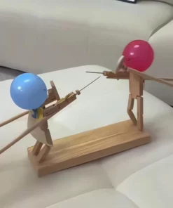 Handgefertigte Zaunpuppen aus Holz