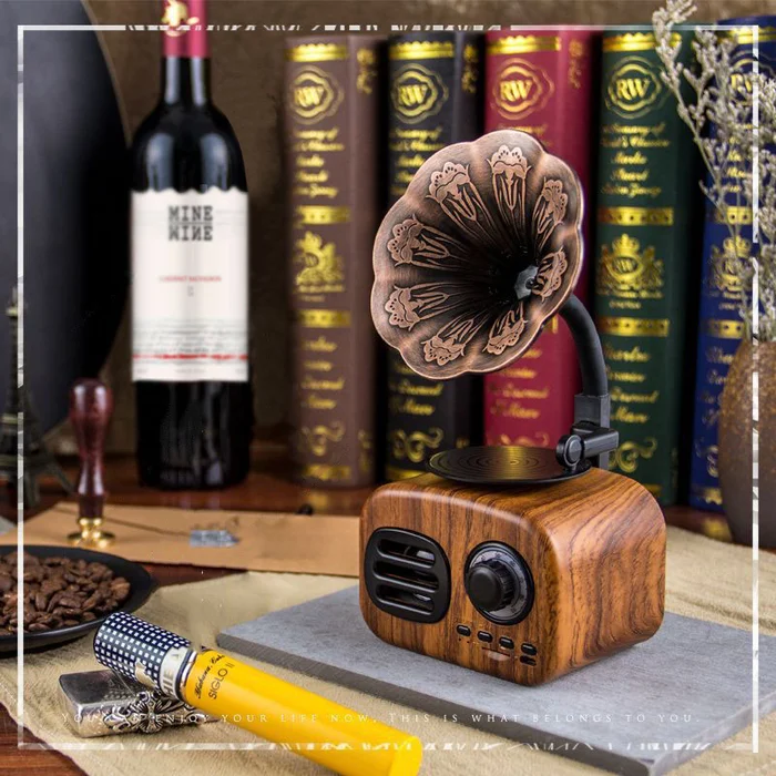 Retro Wooden Phonograph Bluetooth Speaker - Image 2