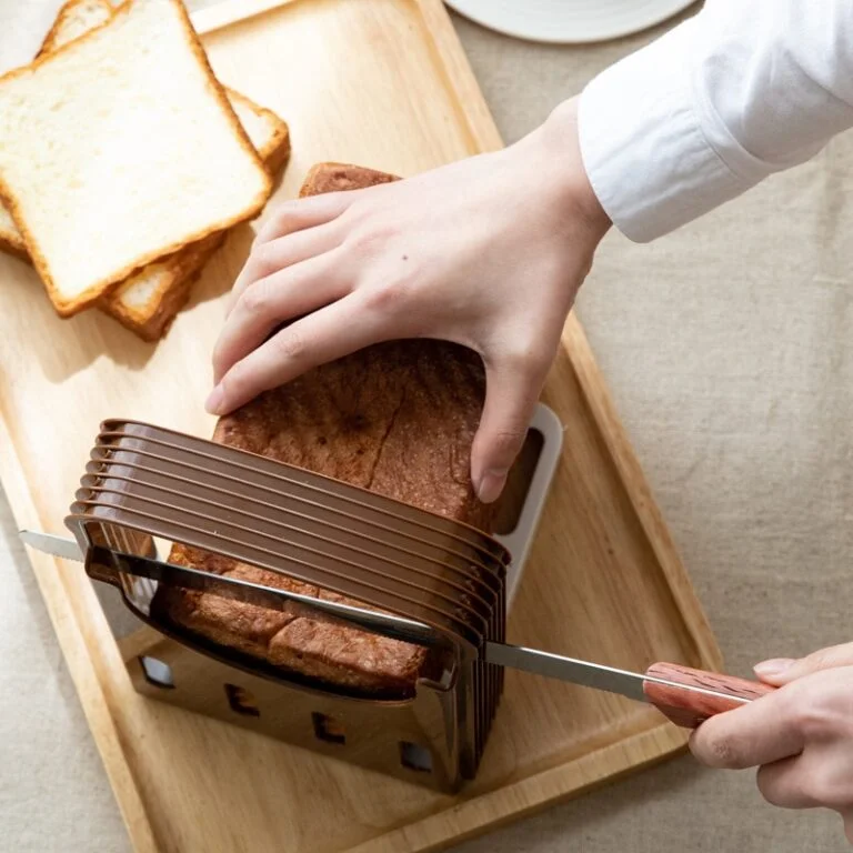 Toast Cutting Holder - Image 4
