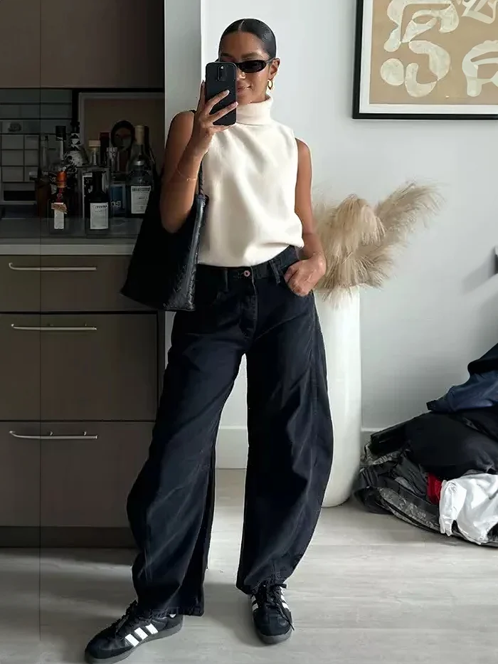 Mid-Rise Barrel Jeans - Image 5