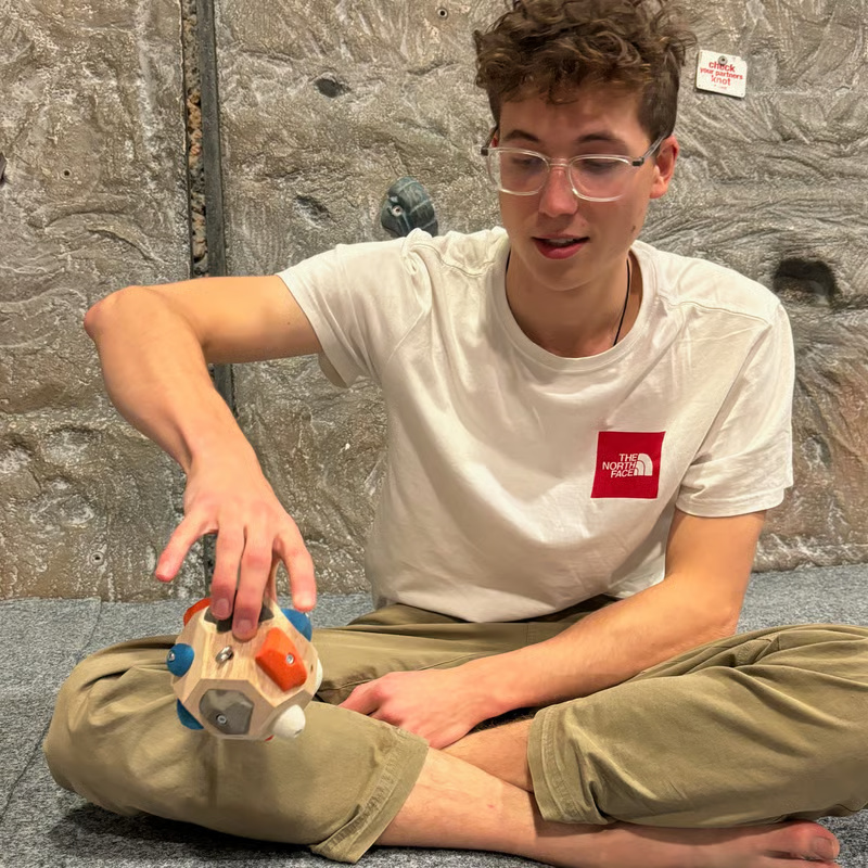 Portable Climbing Training Device - Image 5